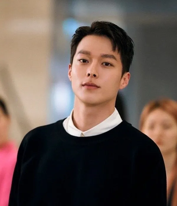 Korean actor Jang Ki-Yong with a short guile cut
