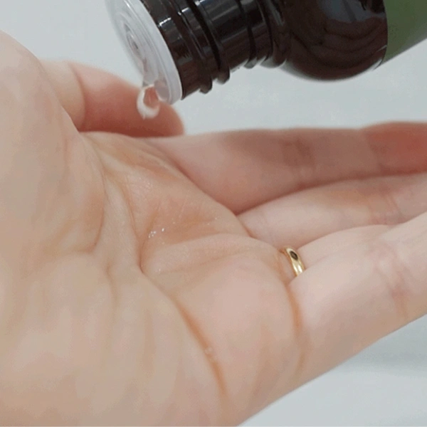 The Benton Deep Green Tea Toner has a runny watery formula